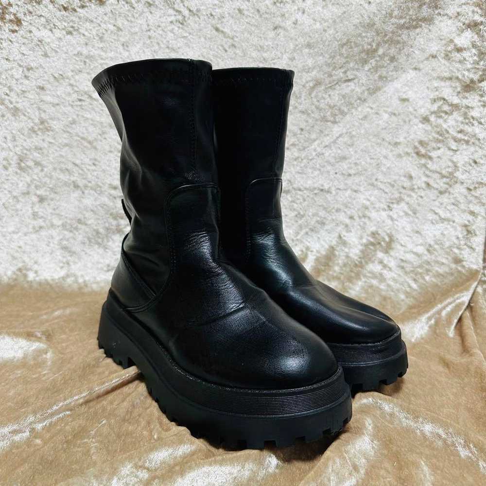 ⚫ Leather boots in excellent condition - image 4