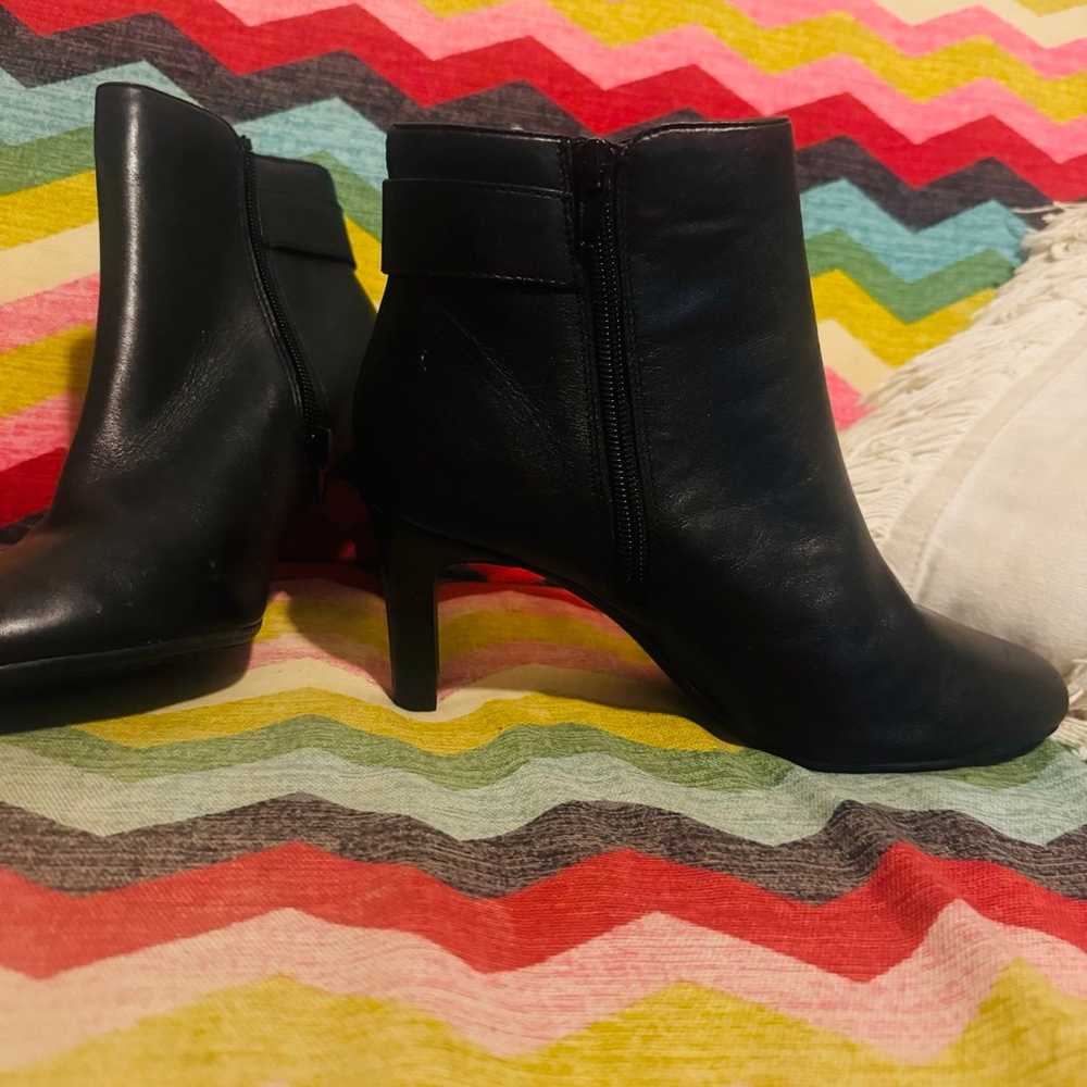 Bandolino Black Leather Ankle Boot Heels - Sz 6 - image 2