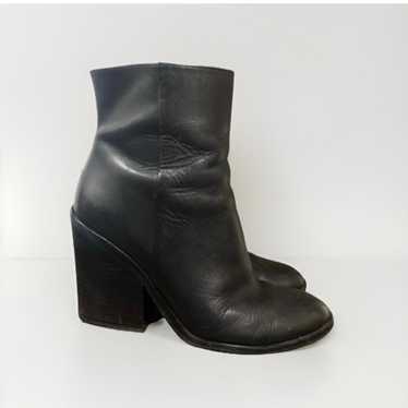 Marc Fisher Black Leather Ankle Booties 9