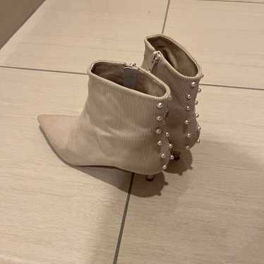 Tsurubai Mariko Oikawa short boots with pearls - image 1