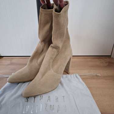 STUART WEITZMAN Beige Suede Booties 7M