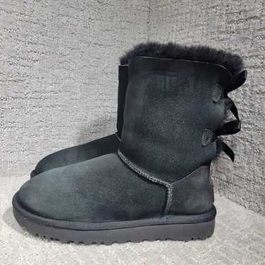 UGG Bailey Bow II Women's Size 8 US Black Sheepsk… - image 1