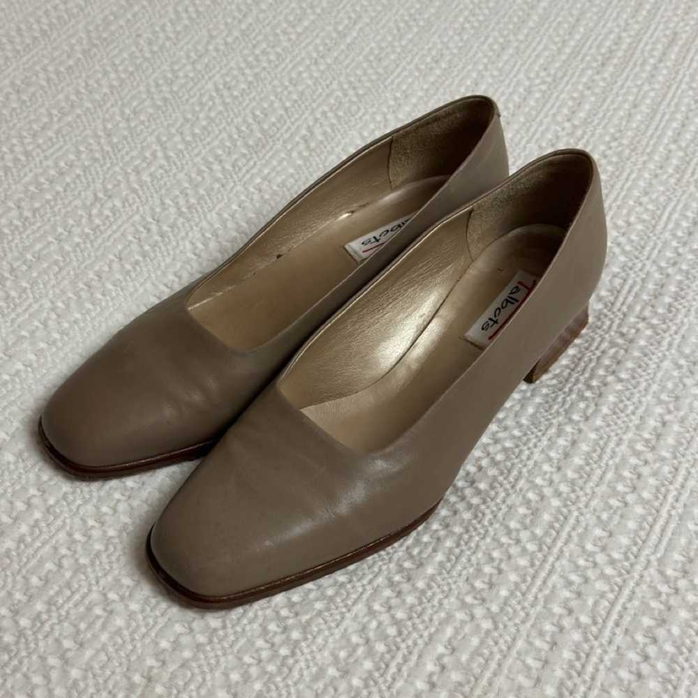 Talbots Beige Genuine Leather Loafers Size 9B Vin… - image 1