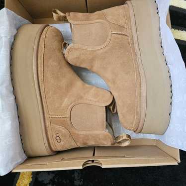 UGG Neumel Platform Chelsea boots AUTHENTIC