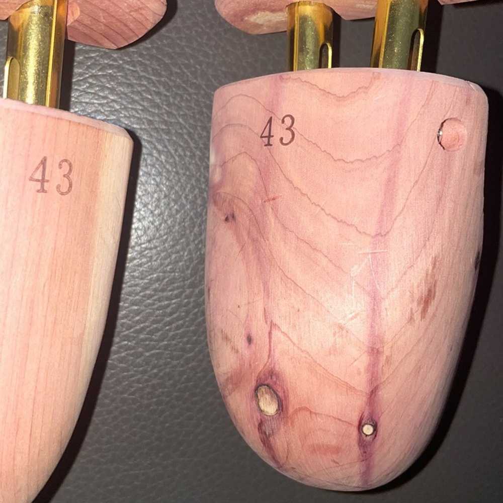 Cedar Space Shoe Trees - image 4