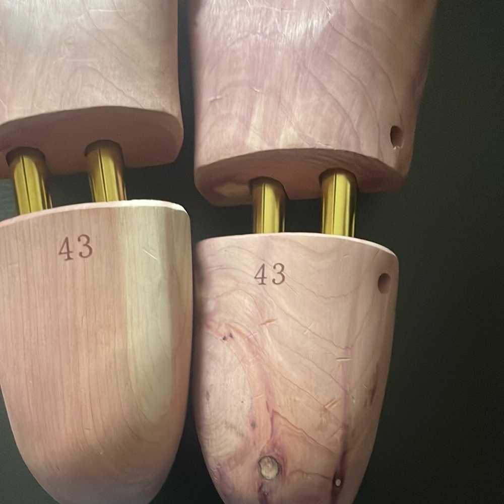 Cedar Space Shoe Trees - image 5