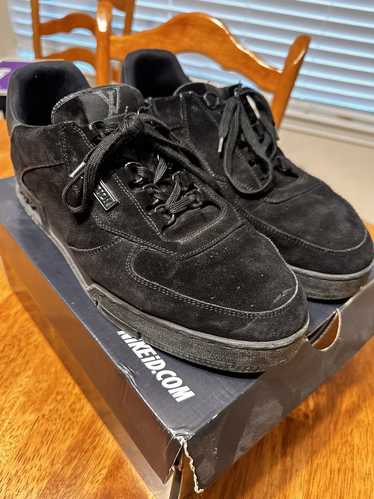 Louis Vuitton Louis Vuitton Black Suede Trainer