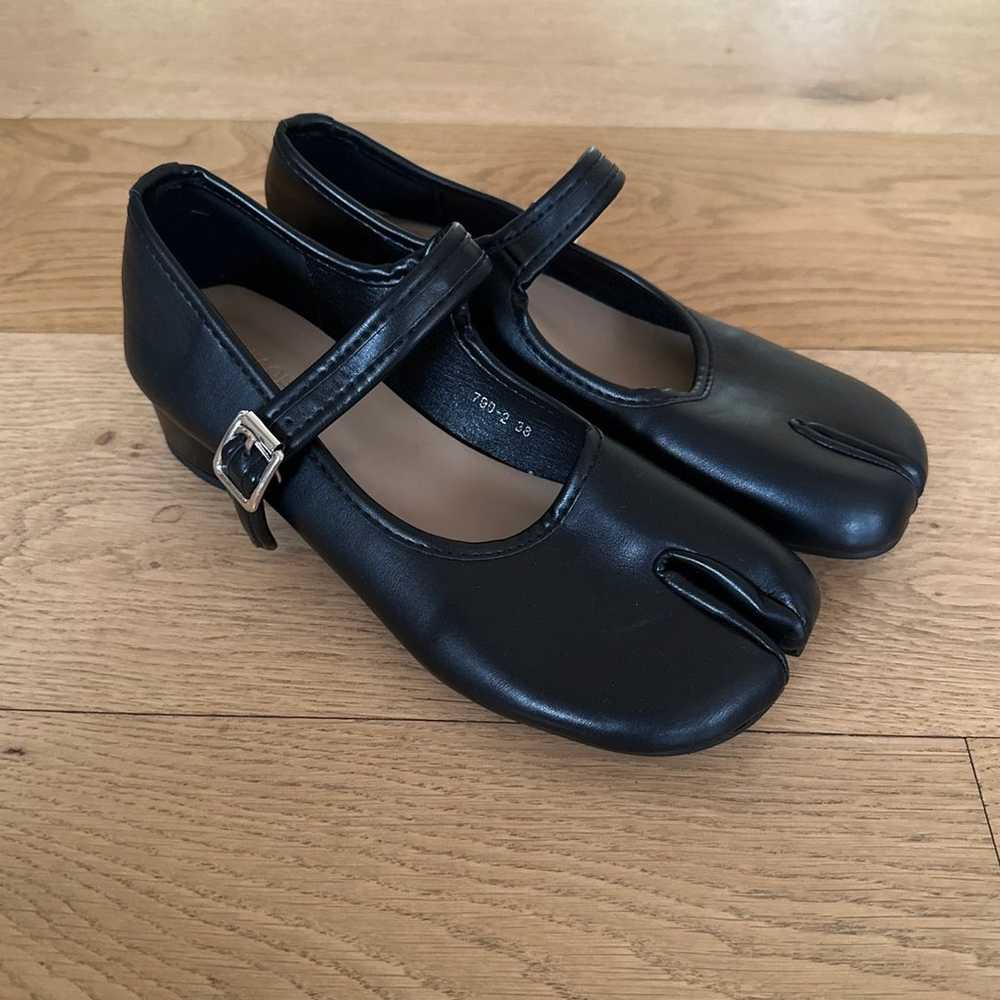 Naijiaoer - Mary Jane Split Toe Tabi Flats in Bla… - image 1