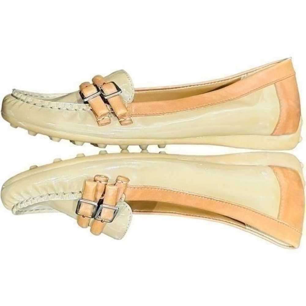 TAHARI Sonya NWOT Tan Beige Patent Leather Flats … - image 1