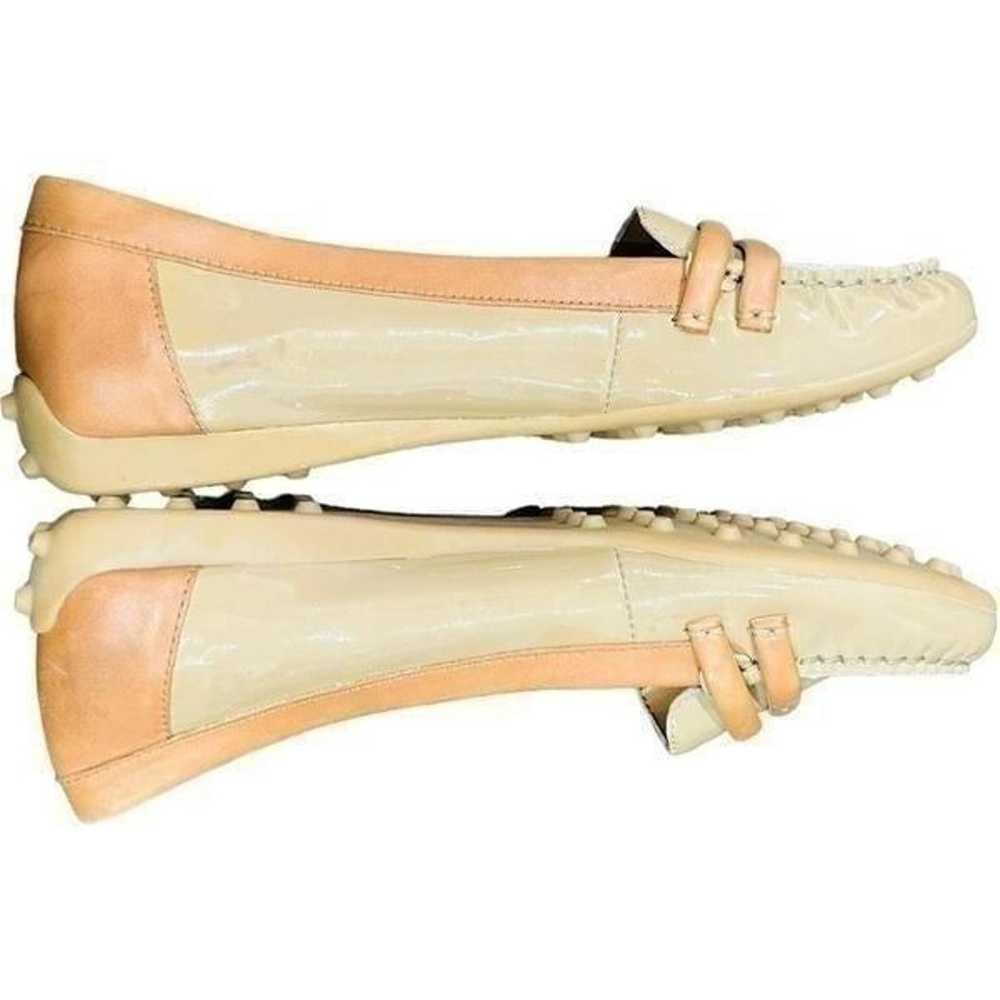 TAHARI Sonya NWOT Tan Beige Patent Leather Flats … - image 2