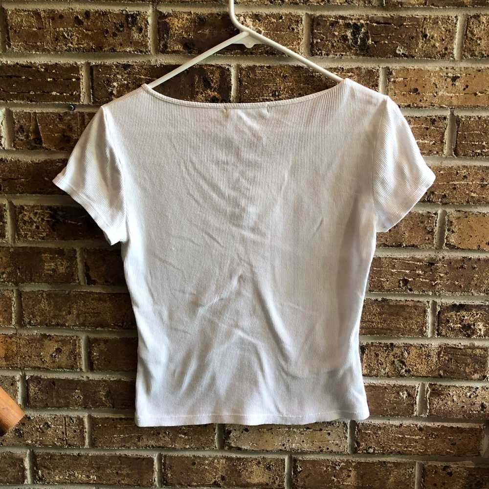 Y2K VTG August Silk T-shirt - image 4