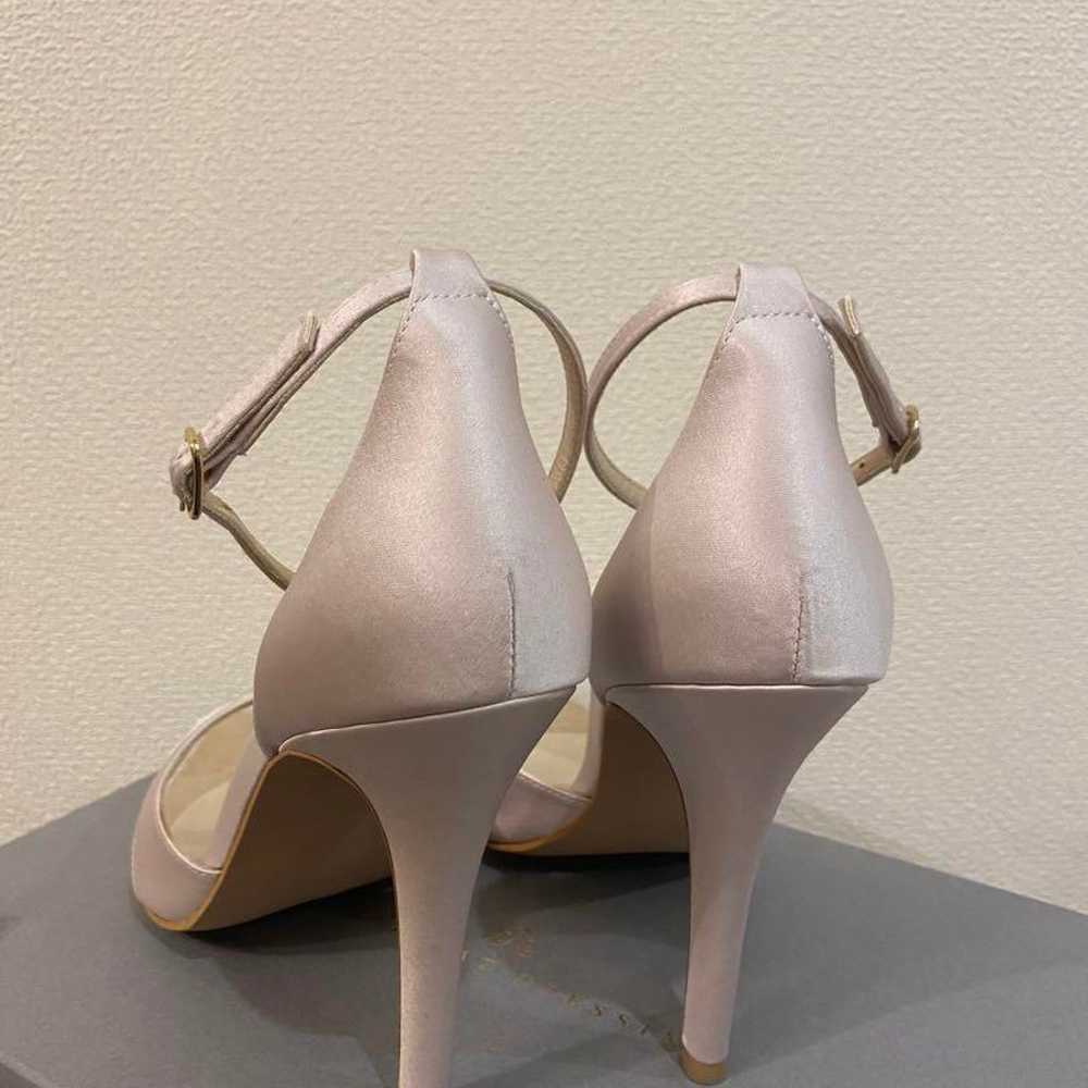 THE TREAT DRESSING Beige High Heels - image 4