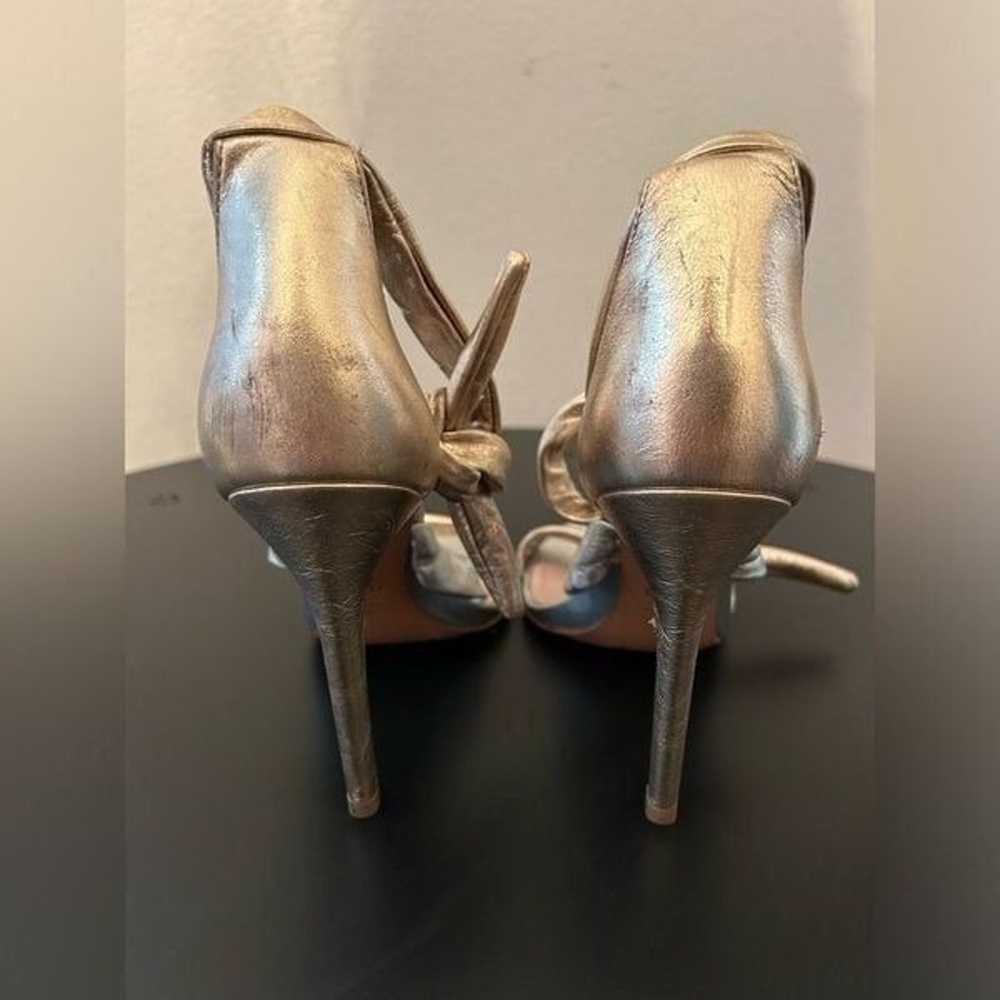 Schutz | Sandalia Salto Alto Schutz in Metallic |… - image 8