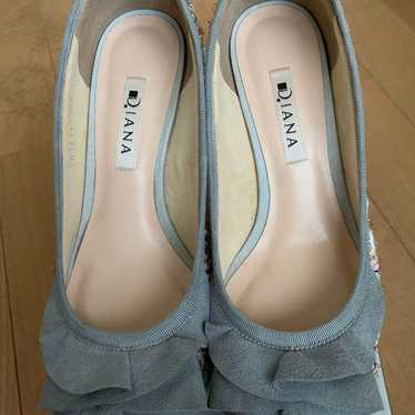 Excellent condition DIANA pumps