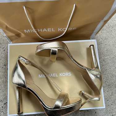 Like new Michael Kors Gold Heels