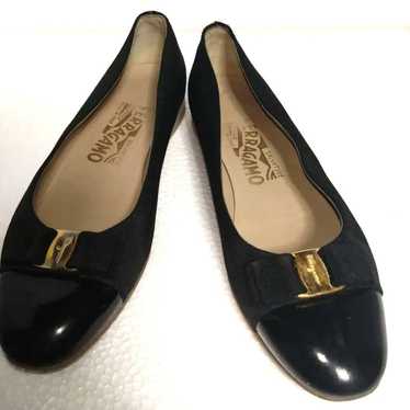 【Salvatore Ferragamo】Pumps Vara Ribbon