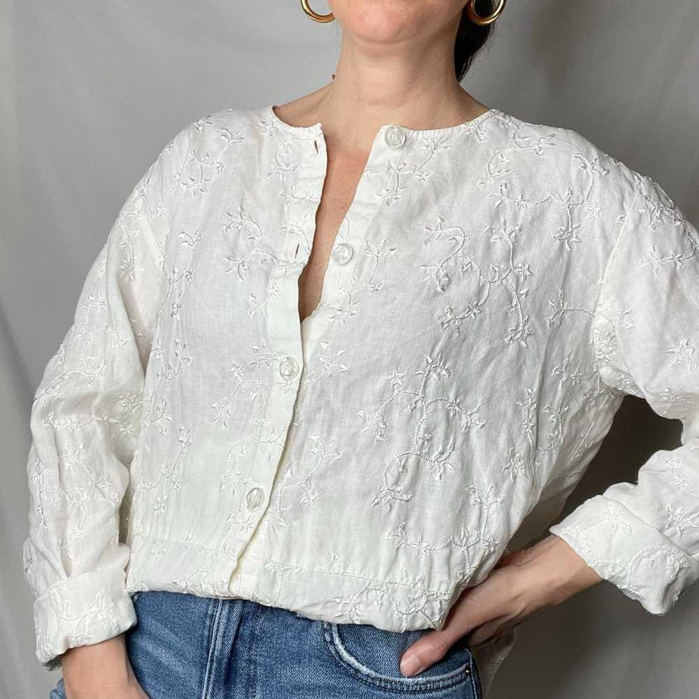 Vintage embroidered floral linen top blouse butto… - image 11