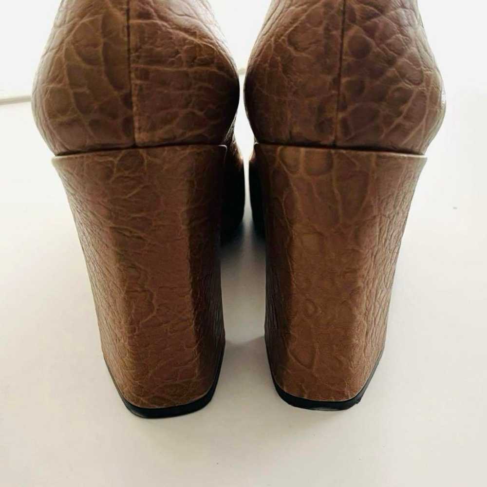 Louis Vuitton Crocodile-embossed Brown Pumps - image 5