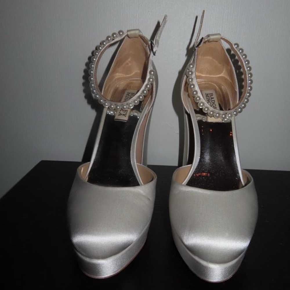 Platform Badgley Mischka White High Heel Pumps - image 2