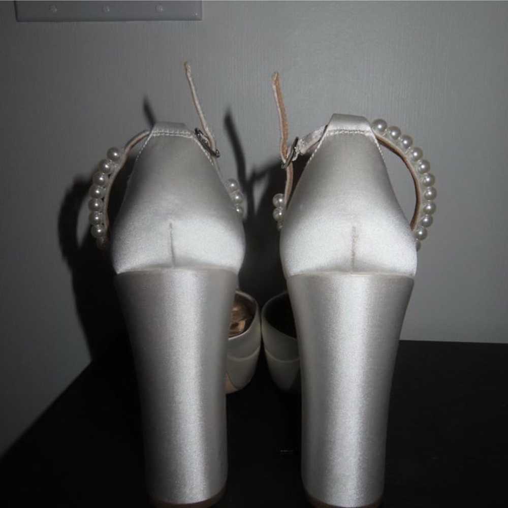 Platform Badgley Mischka White High Heel Pumps - image 4