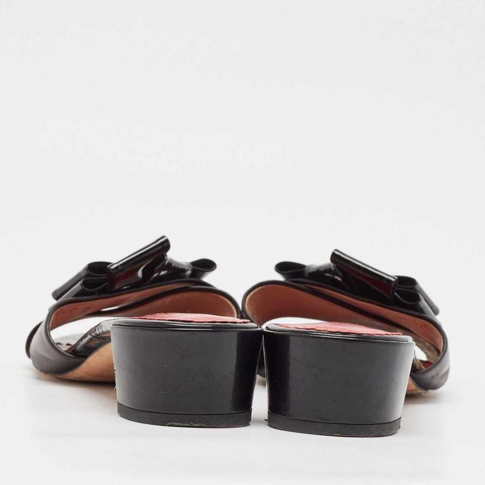 Carolina Herrera Patent leather sandal - image 4