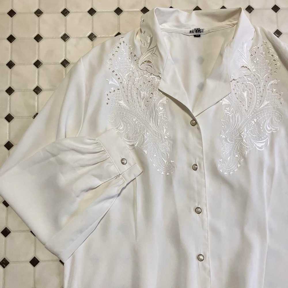 Used retro white embroidered blouse vintage. - image 3