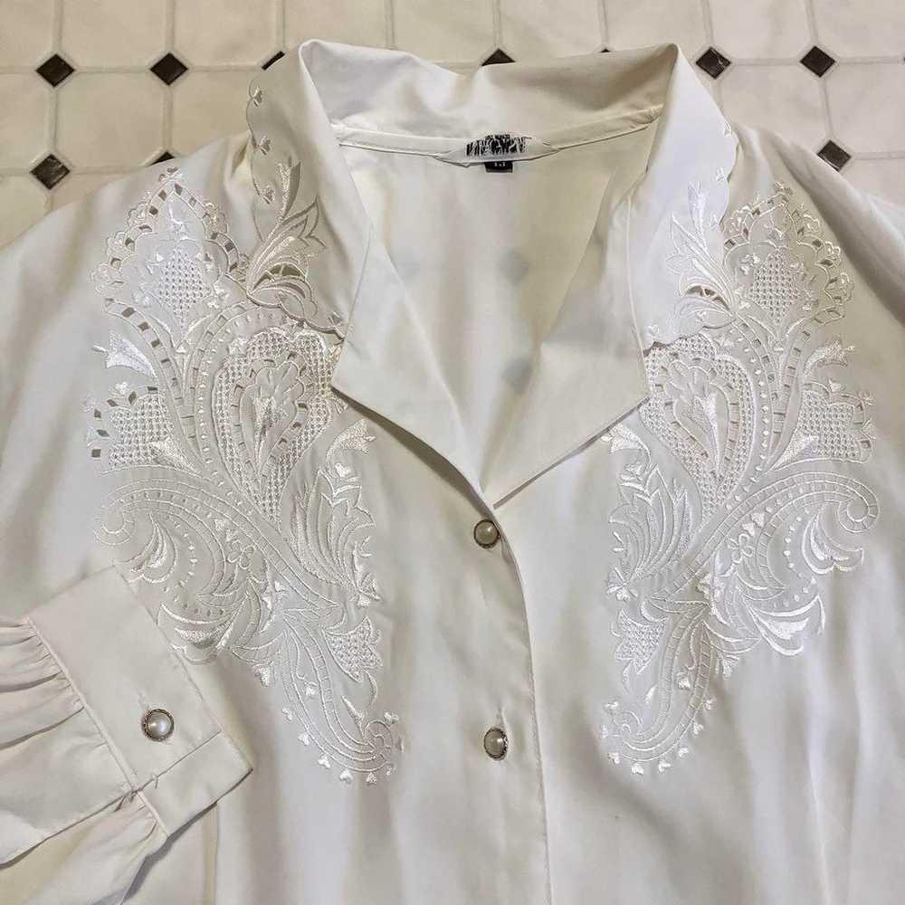 Used retro white embroidered blouse vintage. - image 4