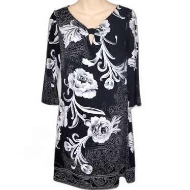 Whbm floral fillagree mini shift dress size small