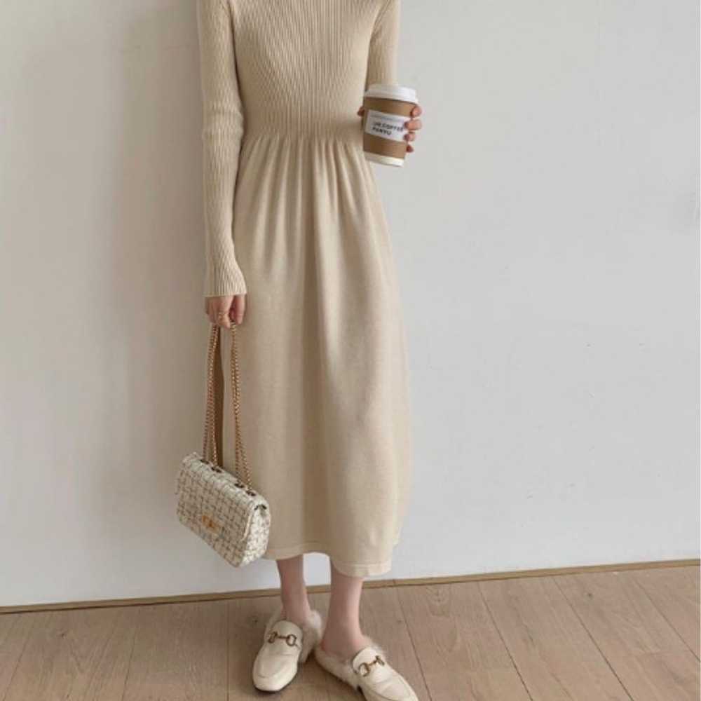 High-neck ribbed knit switch one-piece. - image 4