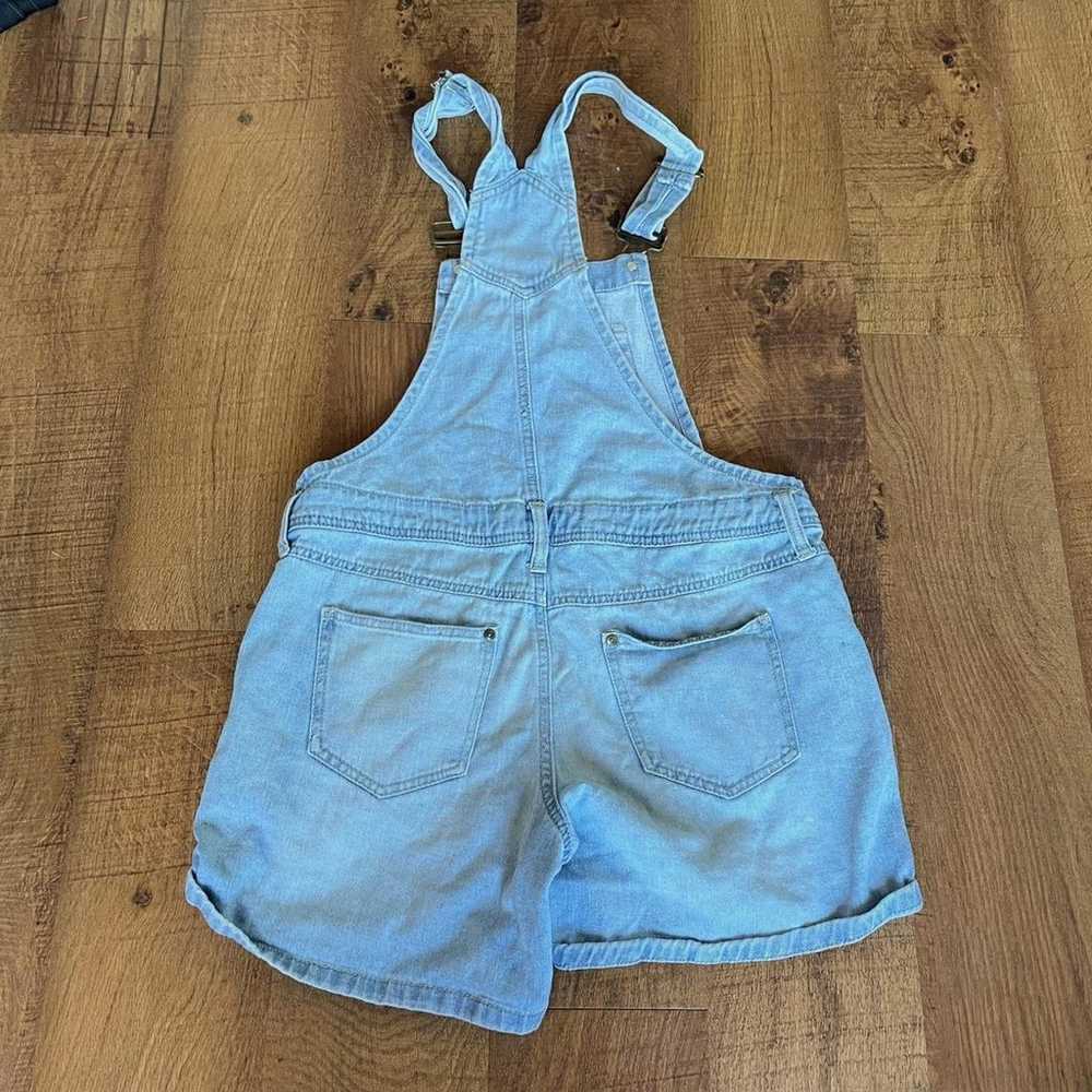 Vintage lei light wash overall shorts - image 3