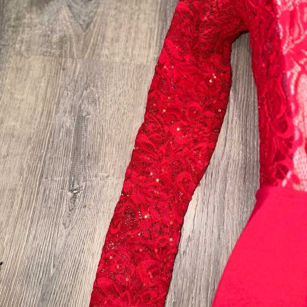 Red lace and sequin detailed midi dress - image 6