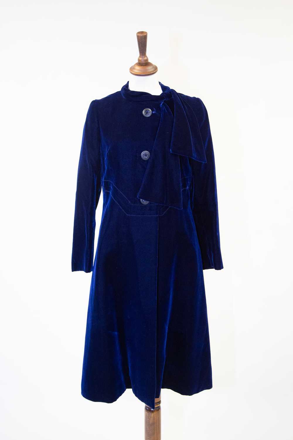 Vintage 1960s Hardy Amies Blue Velvet Coat - image 12