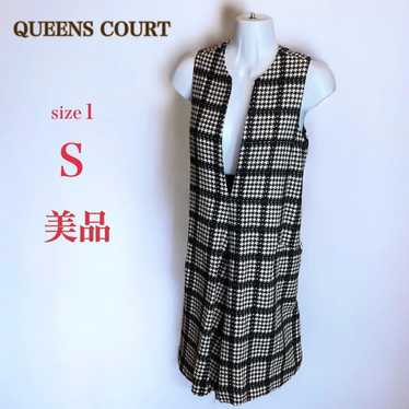 Excellent condition Queen's Court one-piece skirt… - image 1