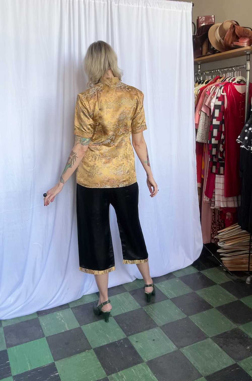 1940s WWII Japanese Silk Gold & Black Loungesuit … - image 2