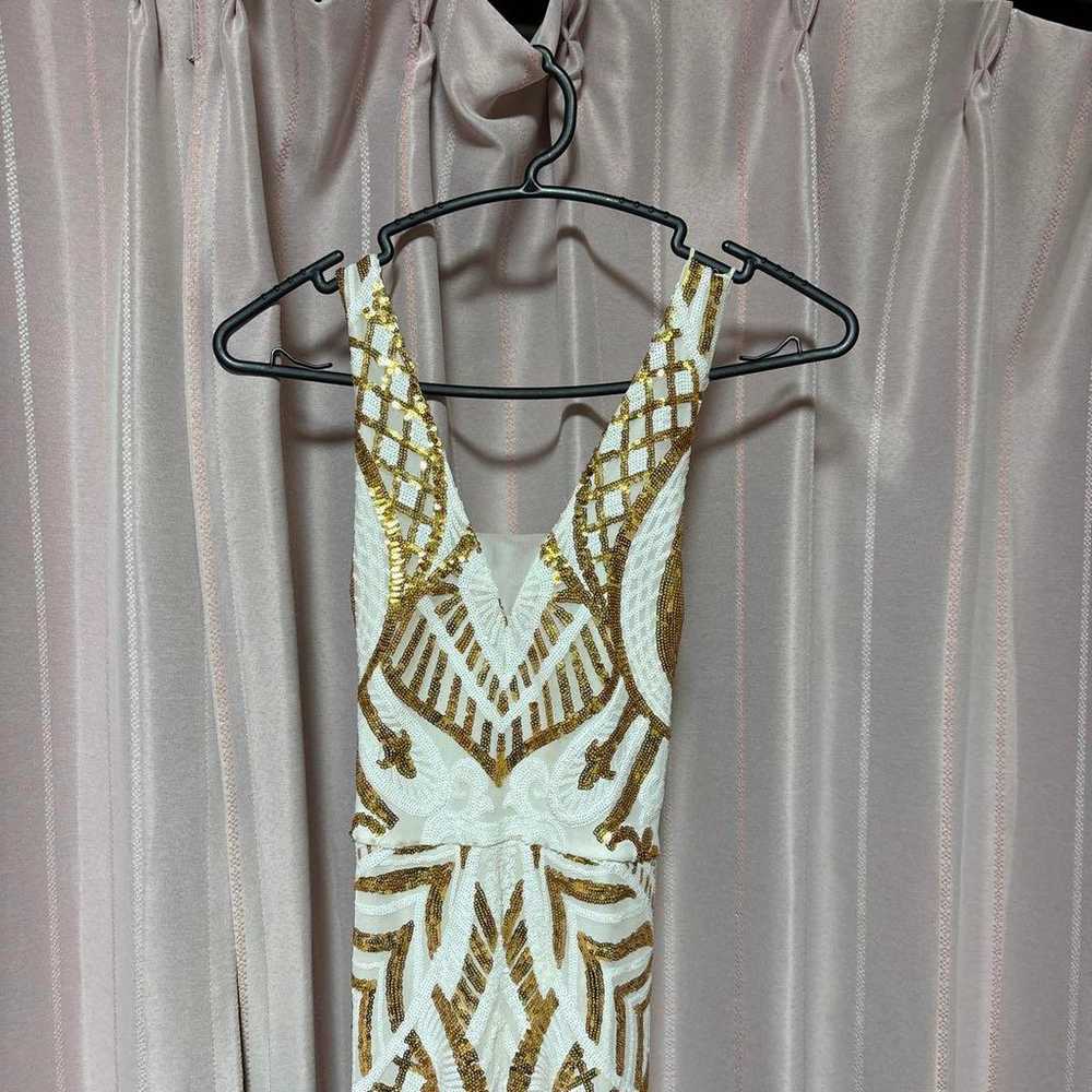 White Gold Embroidered Tight Dress - image 1