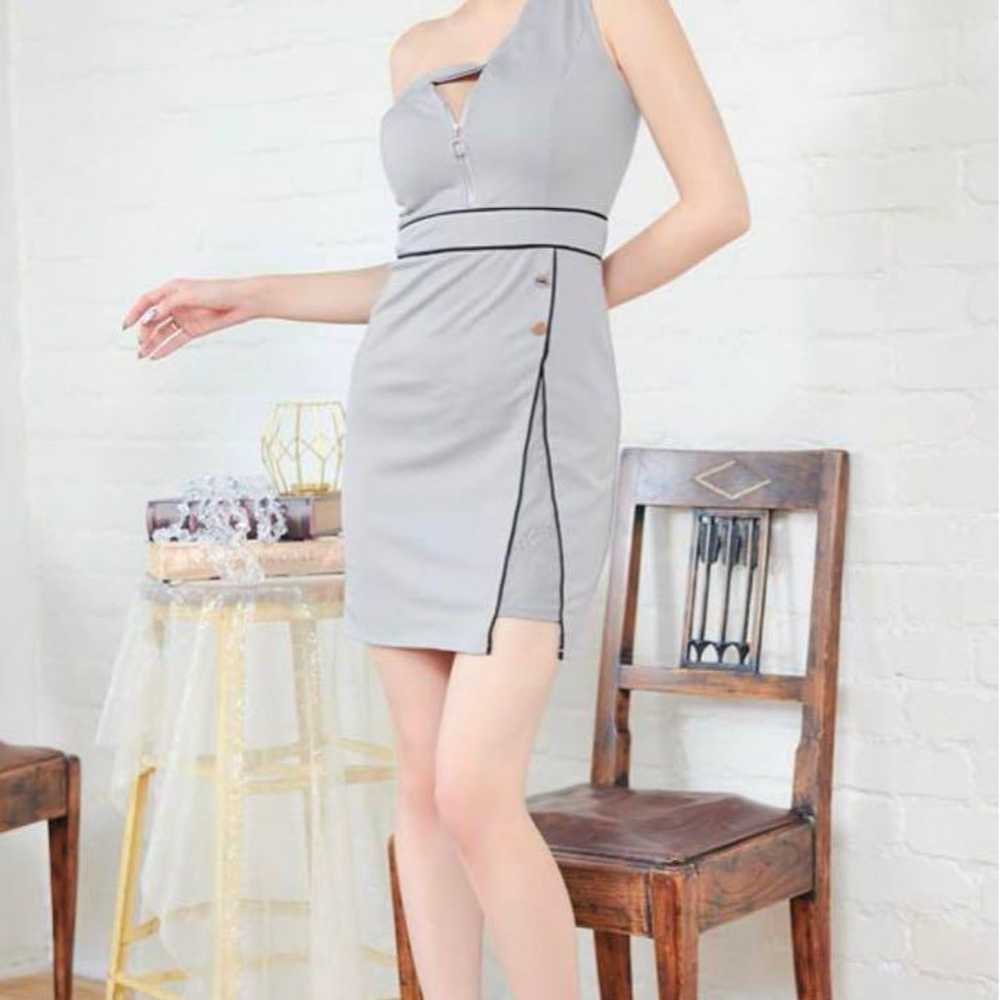 Gray One-Shoulder Tight Dress - image 4