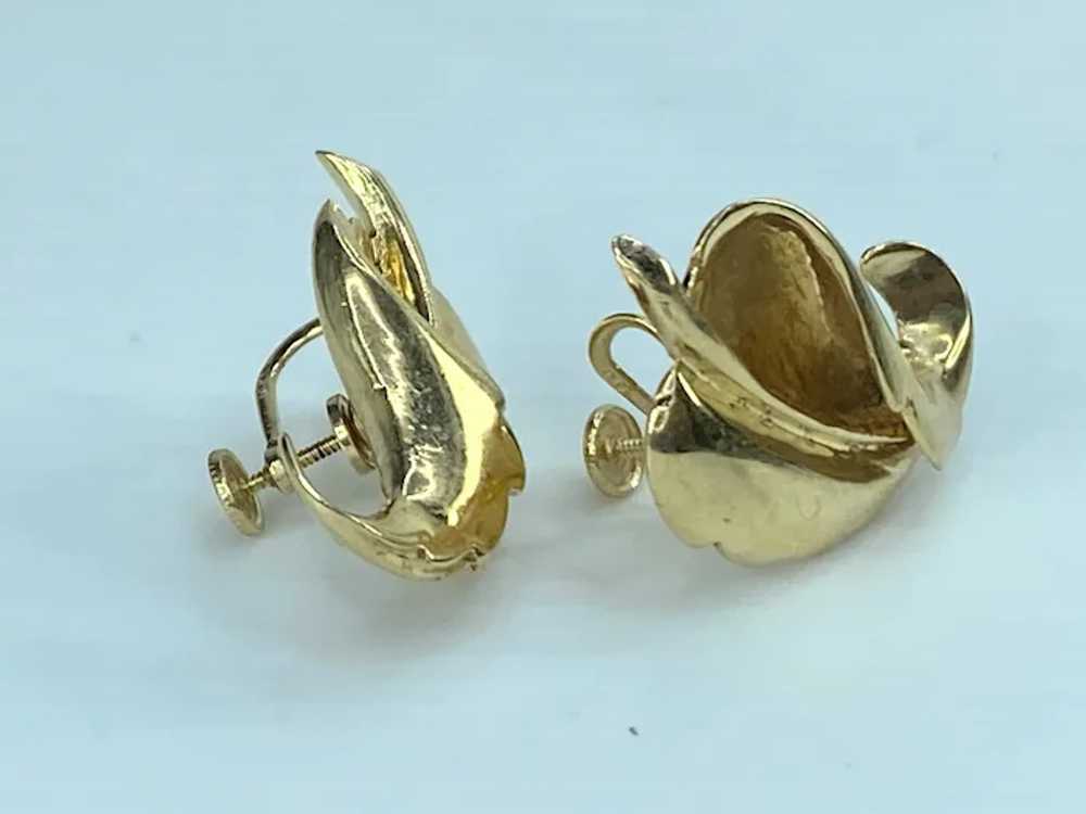 Large 14K yellow gold curl up Leaf screw on earri… - image 7