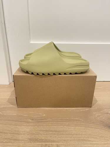 Adidas × Kanye West Yeezy Slide “Resin”