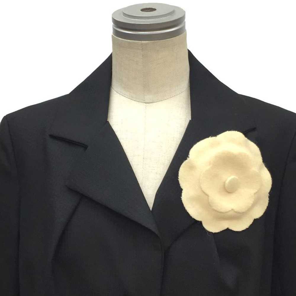 Chanel CHANEL Camellia Corsage Brooch Felt Ivory … - image 2