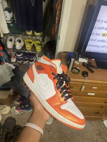 Jordan Brand × Nike Jordan 1 mid electro orange