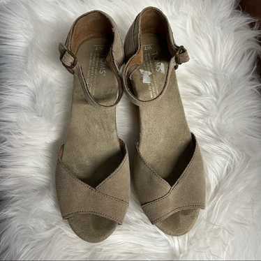 Toms 625. TOMS Wedge Sandals 7 - image 1