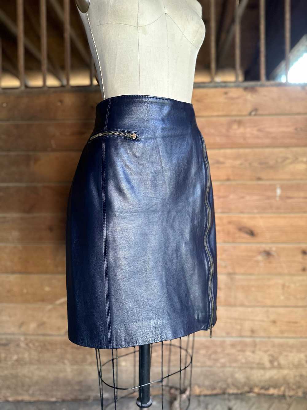 1990s State of Claude Montana Leather Zipper Skirt - image 2