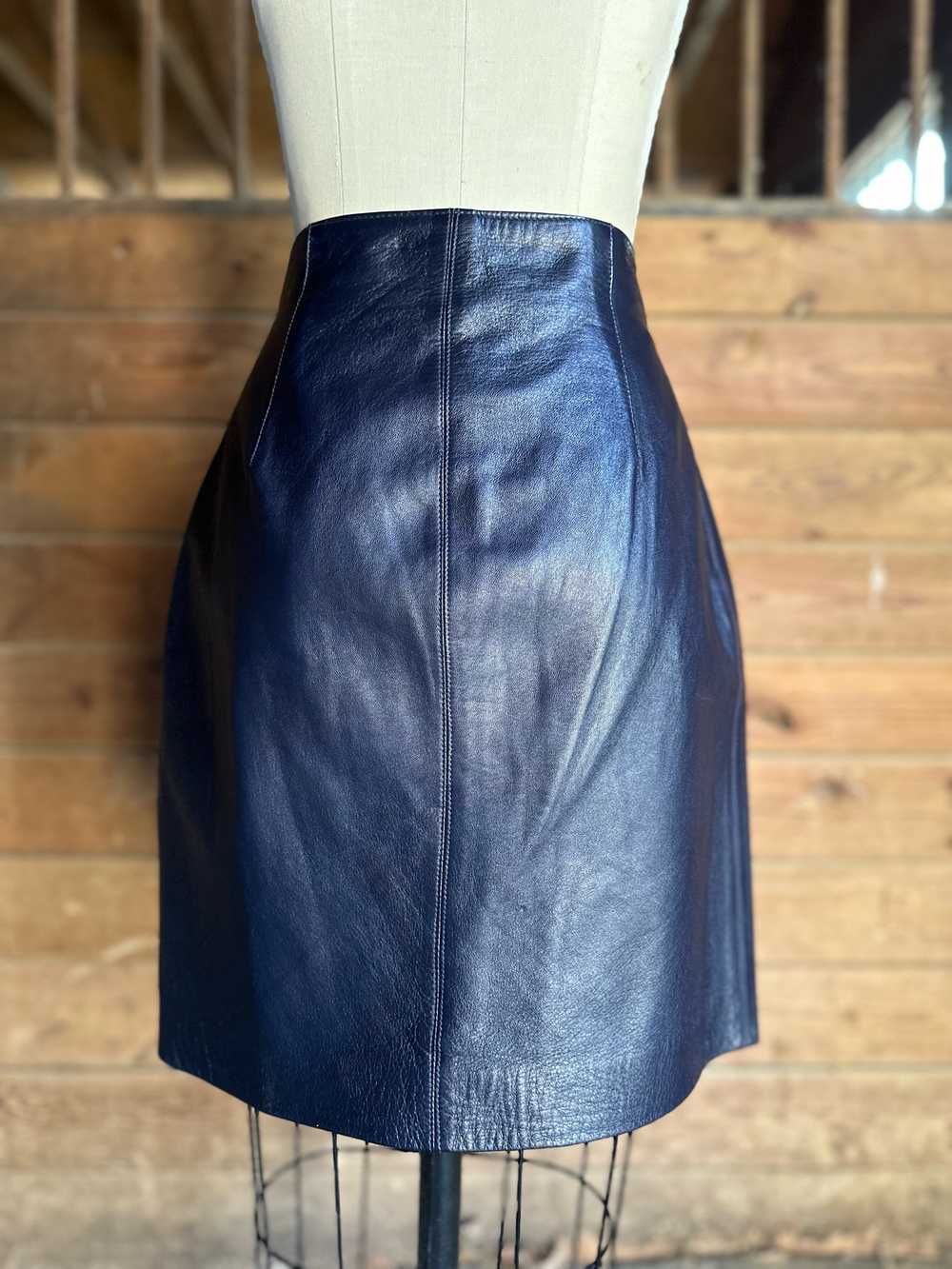 1990s State of Claude Montana Leather Zipper Skirt - image 4