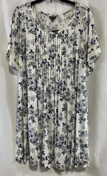 NWT Torrid Womens Ivory Navy Floral Short Sleeve P