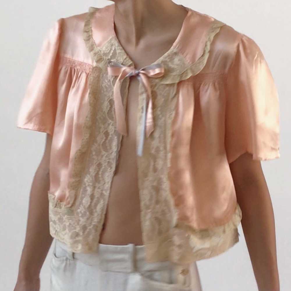 Vintage Coral Blush Satin Lace Lounge Top - image 3