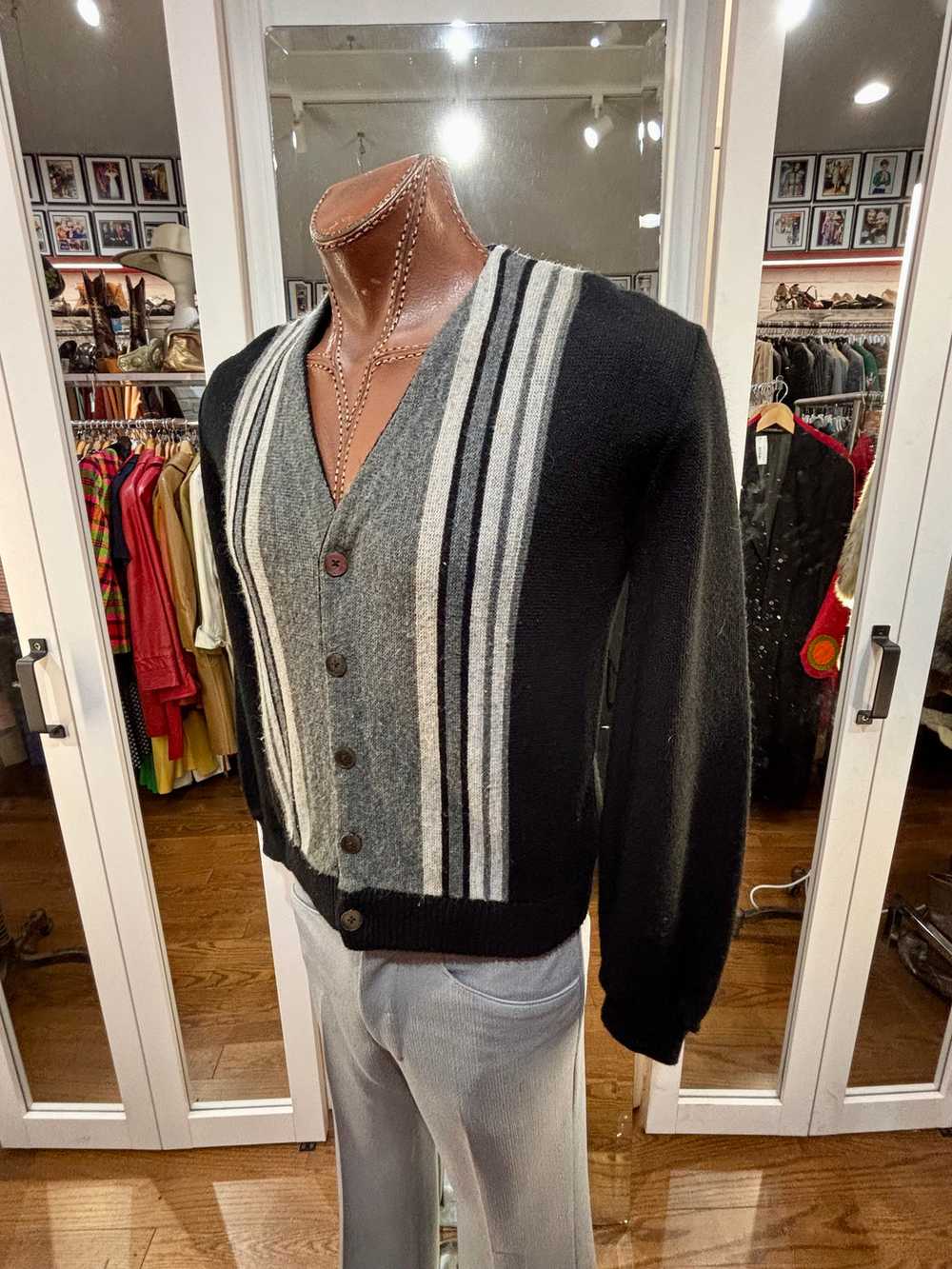 60’s Black & Gray Vertical Stripes Cardigan - image 5