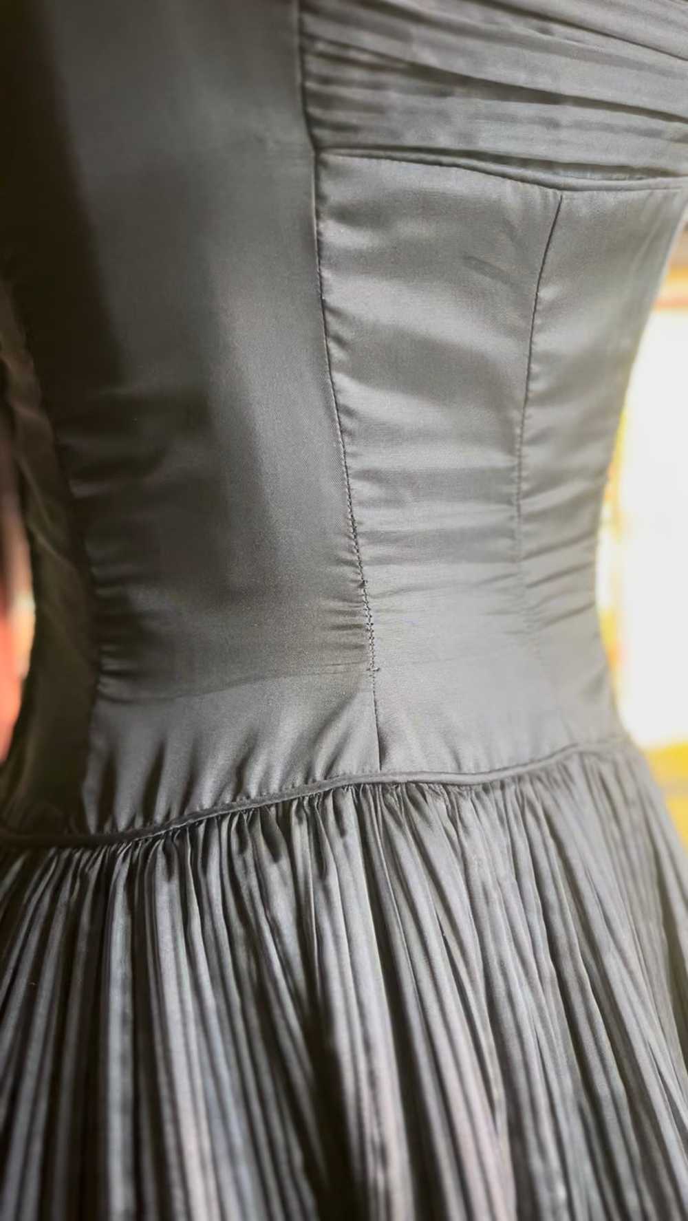 Darling 1950’s Vintage Little Black Pleated Chiff… - image 10