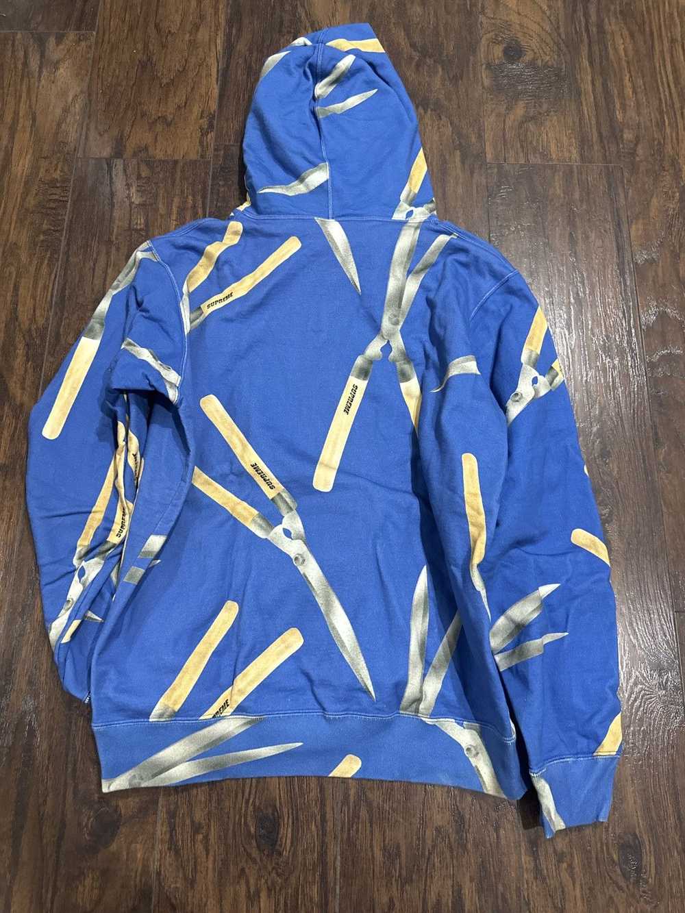 Supreme Supreme Shears Hoodie Sweatshirt SS19 - image 2