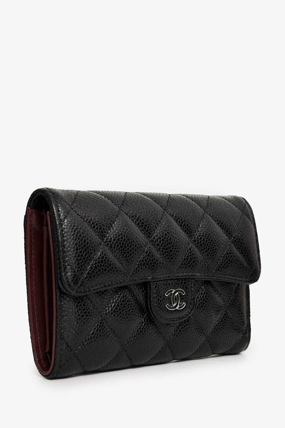 Pre-Loved Chanel™ 2022 Black Caviar Small Classic… - image 2