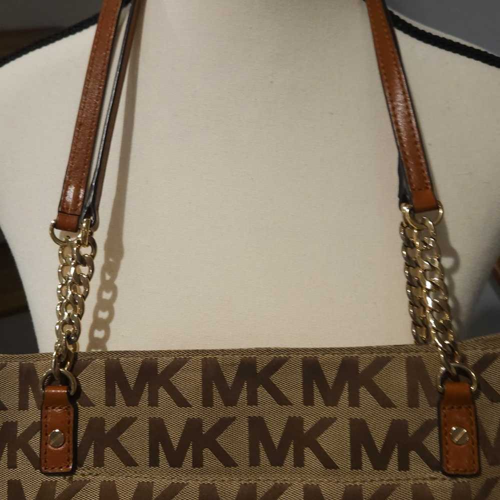 Preowned Michael Kors Jet Set Tote - image 5